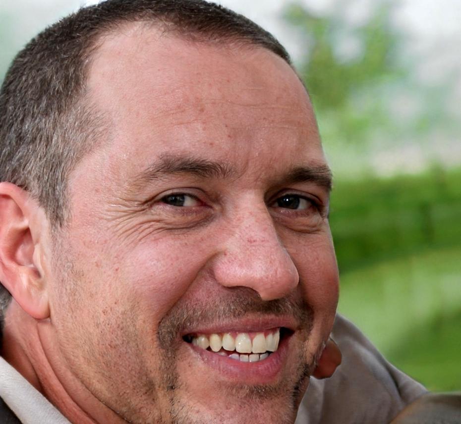 Cillian MacCárthaigh, Senior Investment Analyst